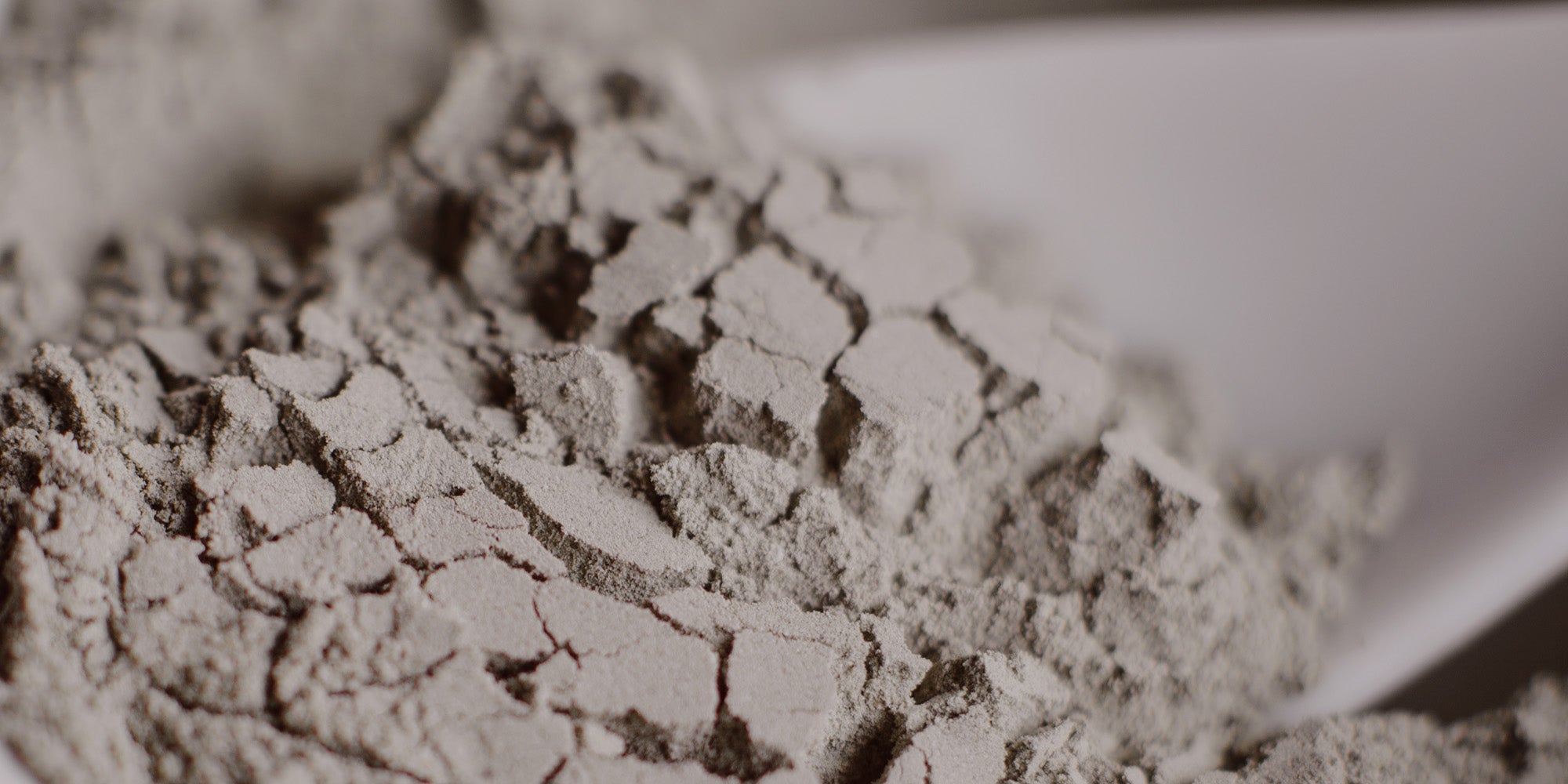 Bentonite Clay Benefits  Discover 7 Benefits of Bentonite Clay for Skin -  Nectar Bath Treats